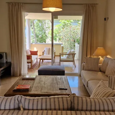 Golf And Beach Apartment *