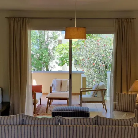 Golf And Beach Apartment *
